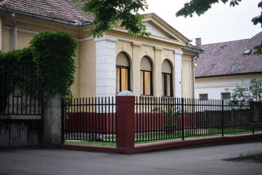 Servus Vendeghaz 2 Lengyeltoti Buitenkant foto